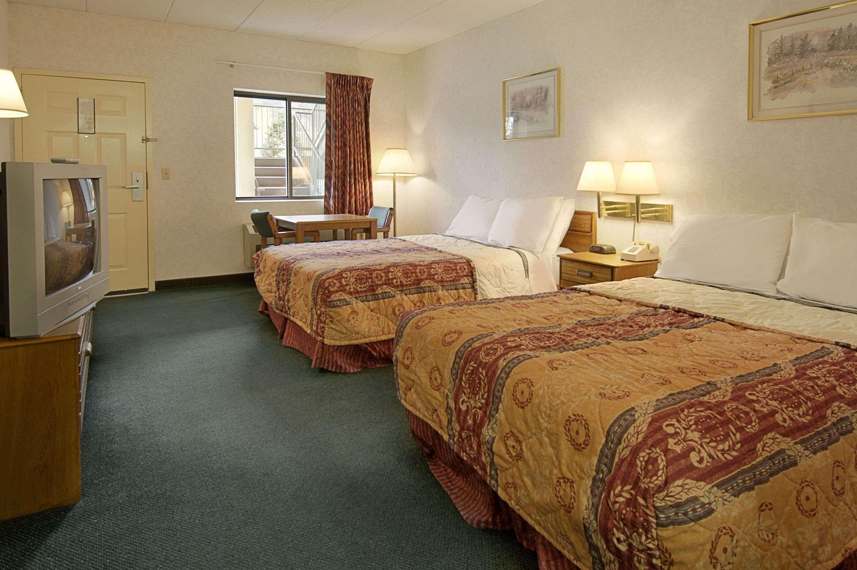 Days Inn By Wyndham Morehead Kültér fotó