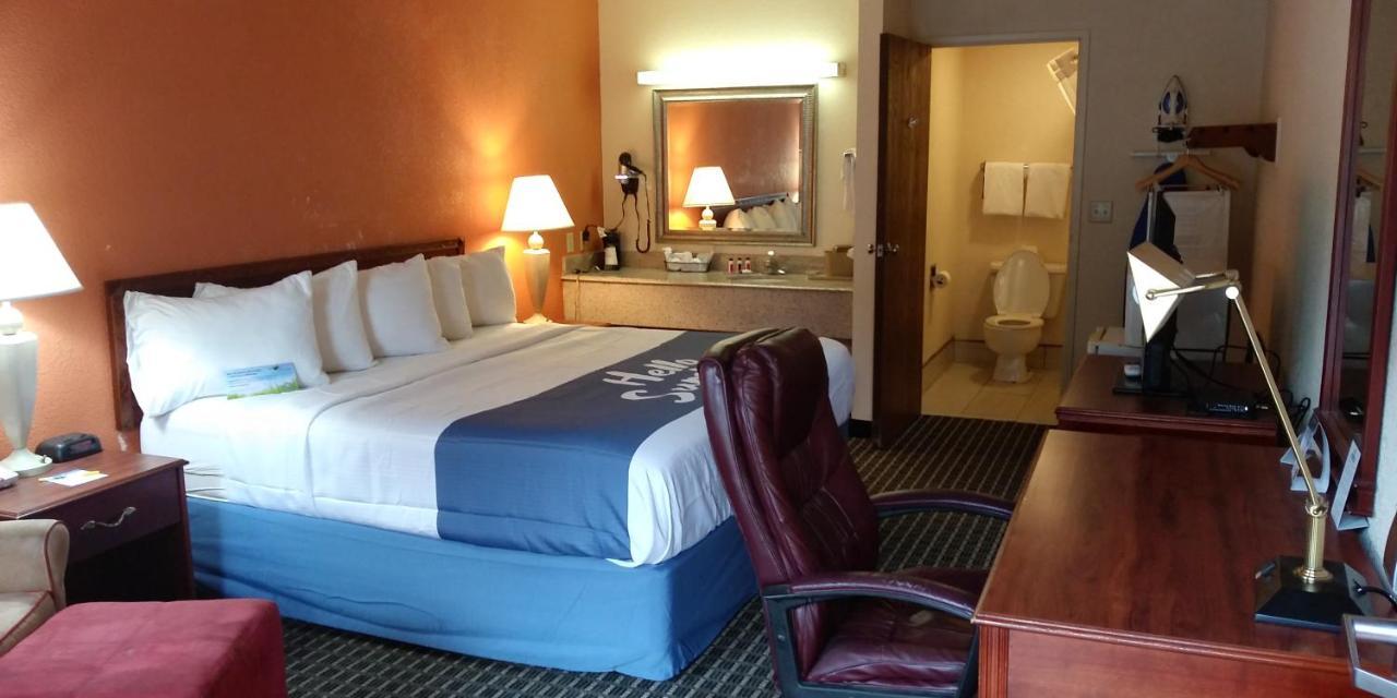 Days Inn By Wyndham Morehead Kültér fotó