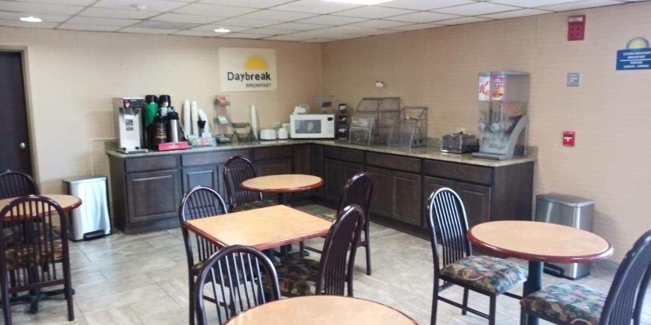 Days Inn By Wyndham Morehead Kültér fotó